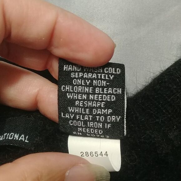 Beautiful Vintage Moda International Black Rabbit Hair Sweater S - Picture 8 of 11